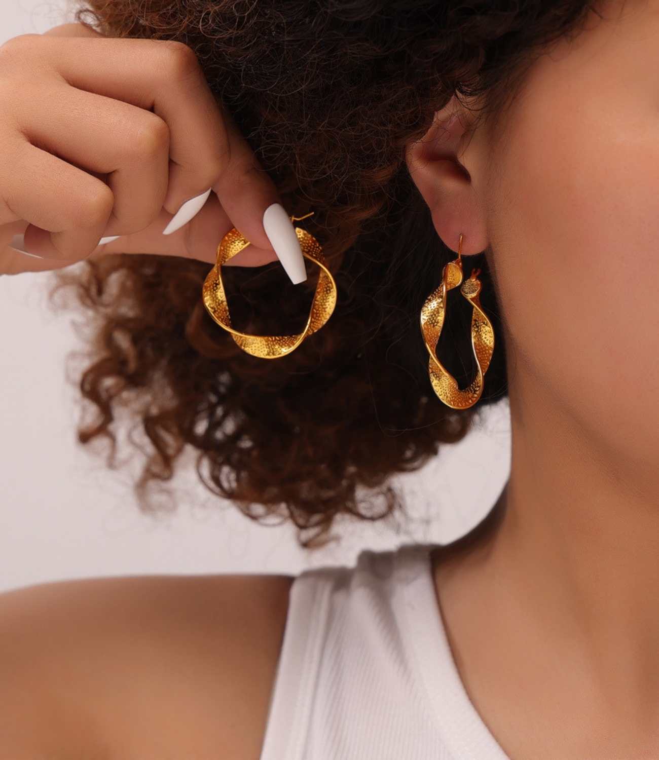 Wavy Earrings Gold